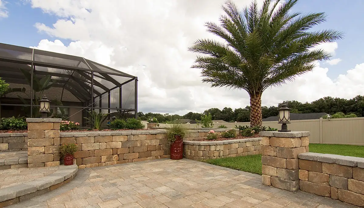 Paver pattern and edge restraint for Cedar Ridge Outdoor Living